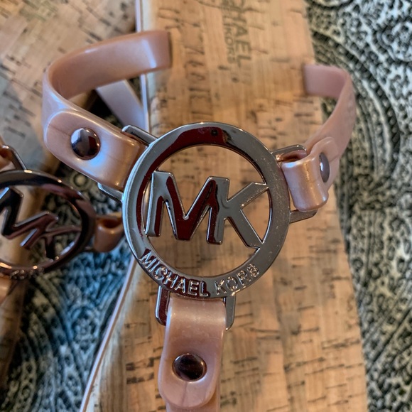 ❤️SOLD❤️ - Picture 4 of 5